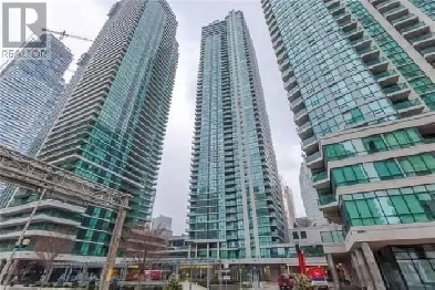 Luxury furnished one-bedroom in the heart of downtown Toronto. Image# 1
