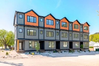 Crowsnest Pass Downtown Townhouse Image# 1