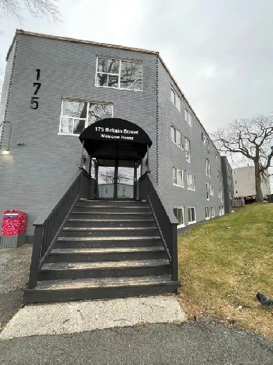 NEWLY RENOVATED - BACHELOR UNITS Image# 2