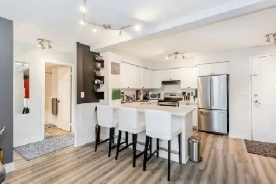 Condo/sale/Mississauga/Meet the Owner/0% Commission Image# 1