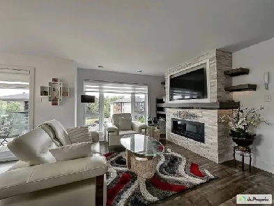 Condo de luxe au 3e étage  - La Prairie Image# 1