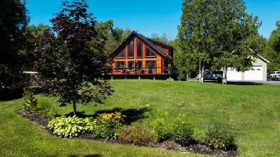 Cedar Log Home on 2 Acres - 3 Bed, 2.5 Bath - Alexandria, ON Image# 3
