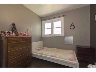 Room for rent available for male Image# 1