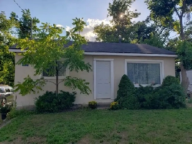 HOUSE FOR RENT IN ORILLIA from September 15th Image# 1