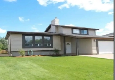 Beautiful Thickwood home for rent Image# 9
