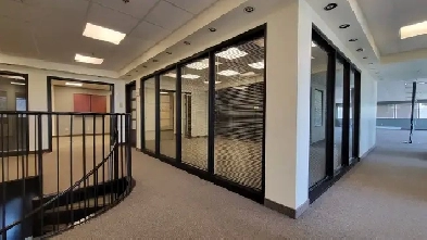 BUREAUX AVEC ENTREPÔT - SECTEUR LES SAULES Image# 1