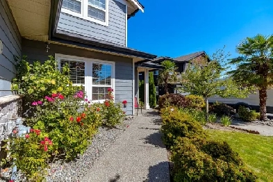 5 bed, 4 bath family home, 1 bed legal separate suite! Image# 7