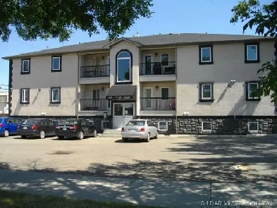 3 bedroom apartment pet friendly close to all amenities Image# 4