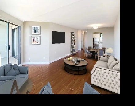 Spacious apartment - 2 patios! Image# 1