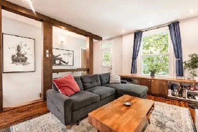 Condo deux chambres au dernier étage et au cœur du Plateau Image# 1