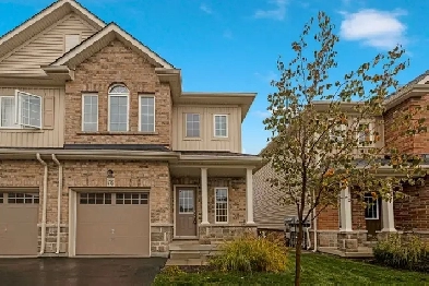 3 Bed   2.5 bath Townhouse - Available Immediately! Image# 6