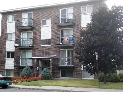 Longueuil grand 4 1/2 Image# 2