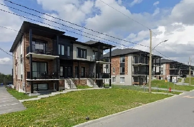 5 ½ de style Condo / Plateau McCrea - Secteur Nord Image# 2