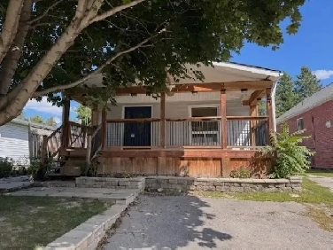 Tottenham – Renovated 3-bedroom main floor for rent! Image# 1