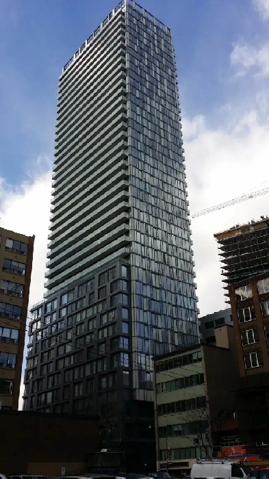 High Rise Bachelor Studio - King St. W Toronto - 101 Peter St. Image# 1