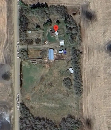 5.9-Acre Farm in Lamont County. house, shop/barn, fenced Image# 1