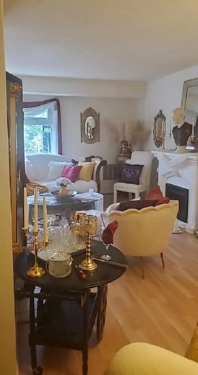 Very cute room west side...move in bonus Image# 4
