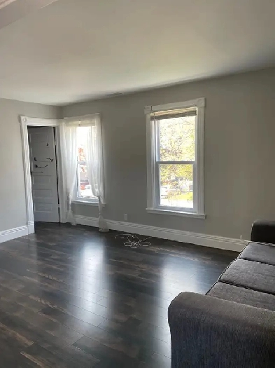 Cozy one-bedroom apartment located in a quiet neighbourhood! Image# 1