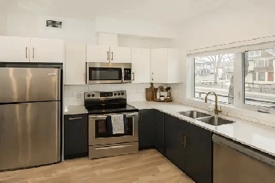 Spacious 2 Bedroom Apartment! Move In Ready! Image# 4