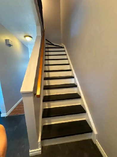 Roommate wanted!  Quiet and safe.  East Windsor. Image# 1