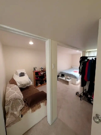 Furnished studio near UOttawa Image# 2