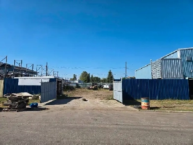 Property for Rent – Secure Fenced Yard with Storage Options Image# 1