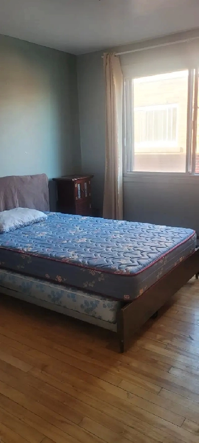 Chambre à louer – 650 $/mois – POUR FEMME - Proche Metro Sauvé Image# 2