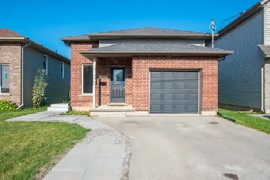 BEAUTIFUL  2 BEDROOM MAIN UNIT IN WELLAND! Image# 1