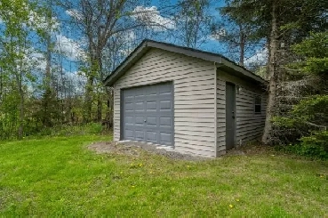 2 bedroom Waterfront Home on Hay Bay Image# 1