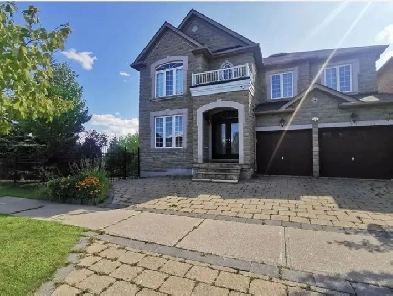 Fully furnished Fabulous Home Located in Richmond Hill Image# 10