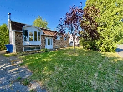 MAISON A LOUER TERREBONNE - 8 ½ ENTIÈREMENT RÉNOVÉ GRAND TERRAIN Image# 8