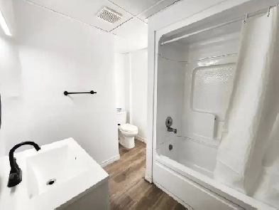 Immediate move-in ALL INCLUSIVE Wifi Funished. University Campus Image# 1