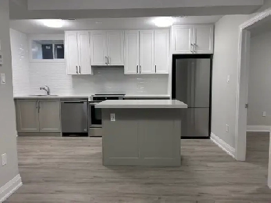 Bright and modern 2BR/1bath apt in East York Image# 9