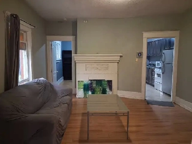 (DOWNTOWN) 2 Bedrooms Apartment, Spacious! Image# 2