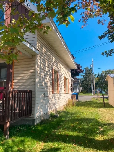 À LOUER - Maison 4 chambres, 2 salles de bain Image# 1