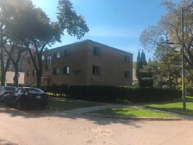 Large 1 Bedroom Apartment in Fort Rouge Image# 11