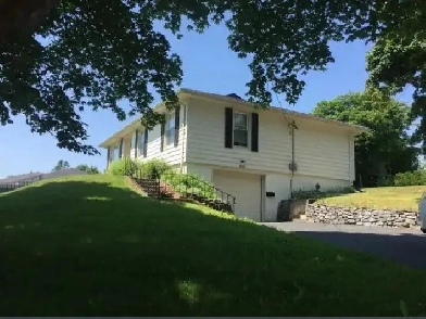 Desirable Island View Heights Home and School ! Image# 7