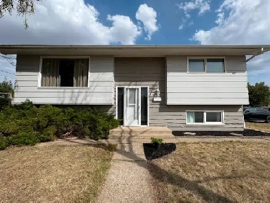 4 Bedroom Home For Sale! Image# 11