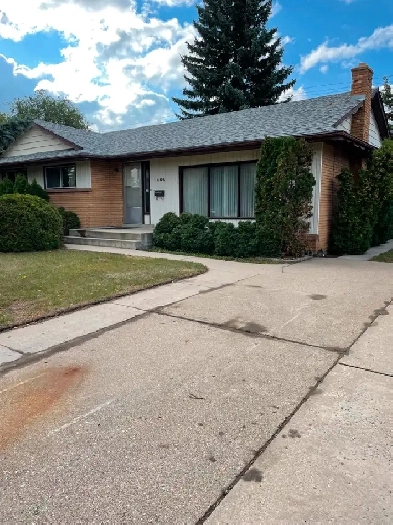 Estate Sale 1606 Wilson Crescent in Saskatoon. Image# 1