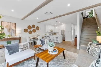 End Unit Townhouse  – Stylish, Spacious, and Pet-Friendly! Image# 1