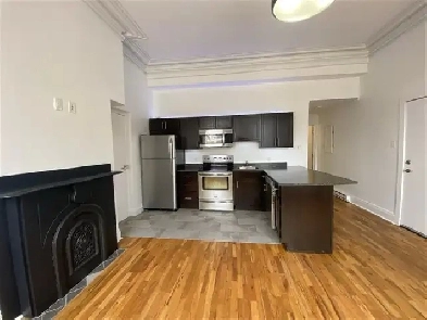 265 Charlotte Suite 1 Image# 2