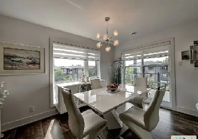 Condo de luxe 3e étage - (Visite Libre: Ce Dimanche De 13h-15h) Image# 1