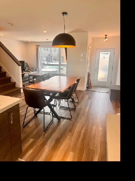 Superbe maison de ville sur 3 étages à Louer Image# 10