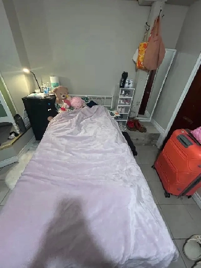 1 room available for sublet immediately until april 2026 Image# 1
