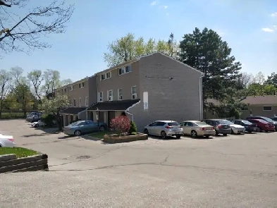 BEST TOWNHOUSE 3 Bedroom   @ FINCH/DON MILLS Image# 1