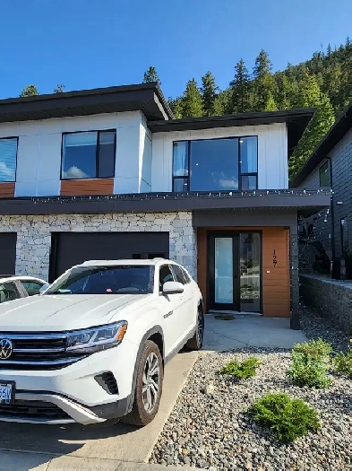 3 bedroom 3 bathroom Juniper townhouse for rent Image# 1