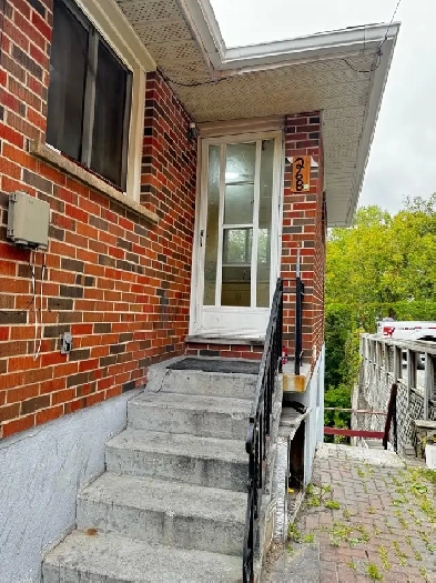 2 Bedrooms -Upper Unit Apartment for Rent! Image# 3