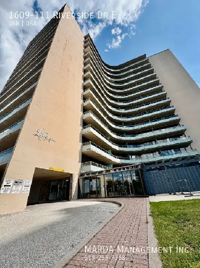 COZY BACHELOR UNIT WITH BALCONY - ALL-INCLUSIVE!  LOCATED AT LE Image# 20