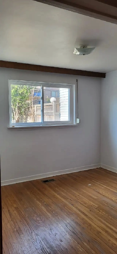 Private room available for rent Image# 1