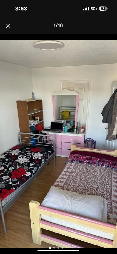 Balcony room in sharing for rent, steps to Seneca@york $550. Image# 1